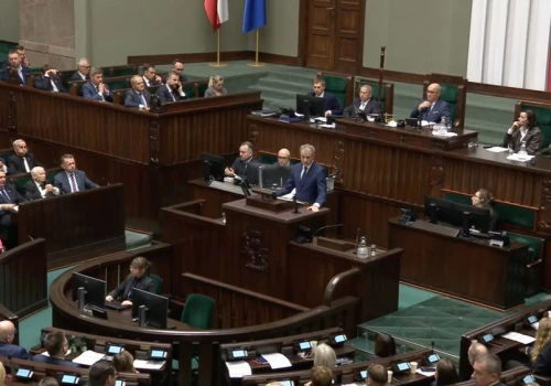 Sejm reaguje po serii ataków w szkołach. Uchwalono ustawę blokującą nielegalne treści