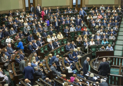 Tylko 3 proc. podwyżki dla nauczycieli i urzędników. Inflacja zje większość