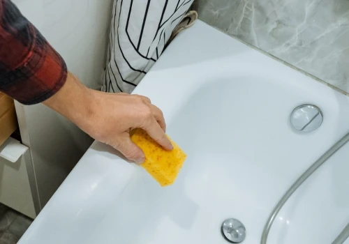 Amerykański patent na czyszczenie wanny. Wystarczy podgrzać w rondelku
