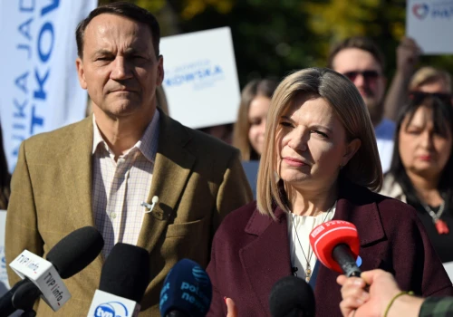 Sikorski przyjechał poprzeć Piątkowską. Teraz musi sprostować słowa o Gibale