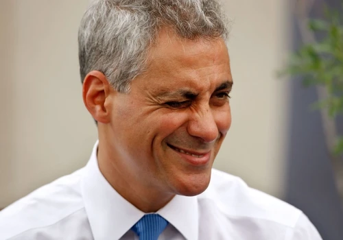 Rahm Emanuel rozważa start w wyborach prezydenckich w 2028 roku. Decyzję odłoży do jesieni