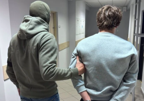 Policja ze Szczytna zatrzymała 16-latka, który zapowiadał akt przemocy w szkole