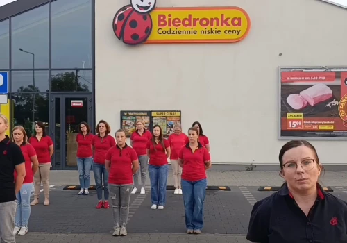 Gmina Mokrsko – zbierają pieniądze dla koleżanki z pracy – zachęcają do udziału w wyzwaniu
