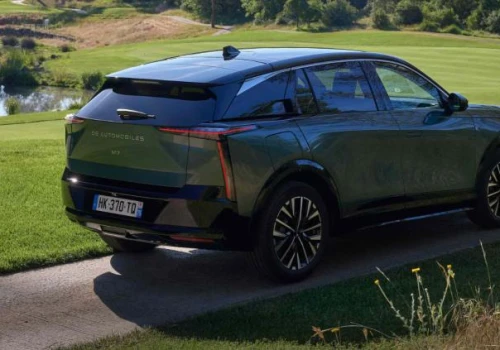 Nowy DS N°7 pokazany w Polsce. Są już ceny, a na premierze dwie wersje SUV-a