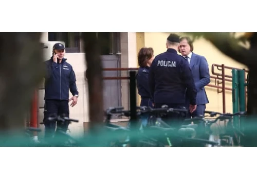 Fala dezinformacji po atakach nożowników w szkołach. Policja: nie ulegajmy panice