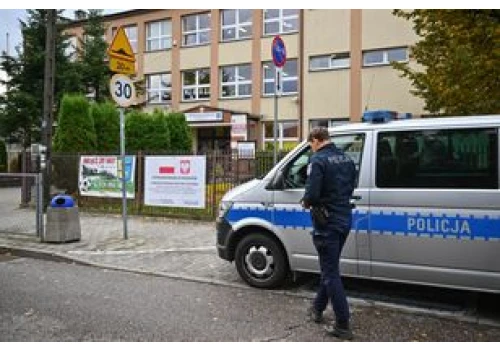 Tysiące skontrolowanych szkół i zatrzymania. Policjanci podsumowują