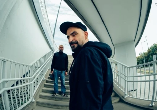 Fisz Emade feat. Taco Hemingway w utworze „Impulsy”