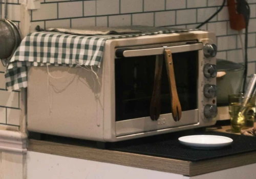 Air fryer kontra minipiekarnik. Wybór, który uwalnia miejsce na kuchennym blacie