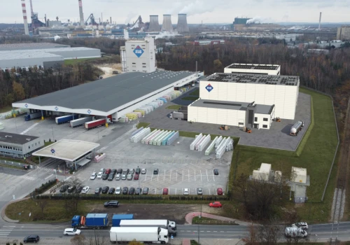 Znany producent wyrobów budowlanych rozpoczyna największą od lat inwestycję. Przejmuje też fabrykę konkurencji