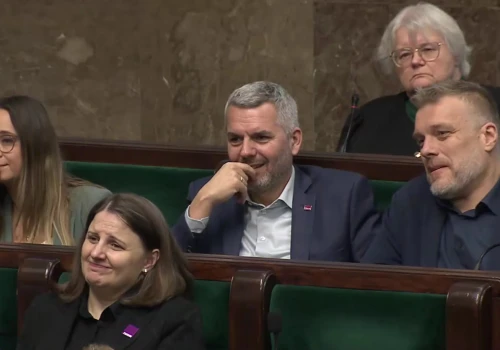 Wojna na lewicy. Czy partia Razem dogada się z Tuskiem?