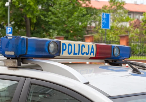 Dwie nastolatki zaatakowane w Łodzi w drodze do szkoły. Godzinę później policja weszła do podstawówki