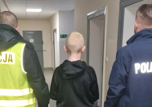„To były tylko żarty”. Policja wkroczyła do dwóch szkół niedaleko Olsztyna