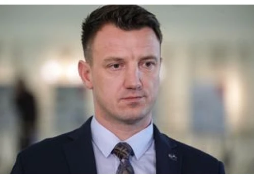 Pracujący emeryci bez składki? Konfederacja ma plan