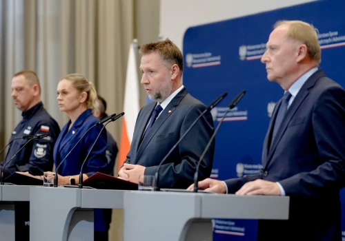 Ponad 24 tys. policjantów zapewnia bezpieczeństwo w szkołach. 19 osób zatrzymano