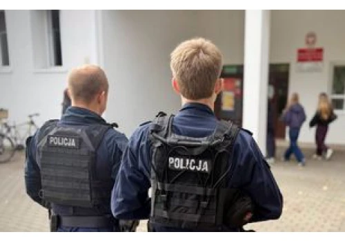 Piła: Atrapa noża w szkole. Troje uczniów ukaranych mandatami