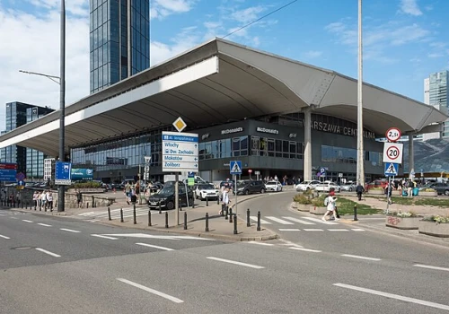Dworzec Centralny ze zmianami w weekend. Pasażerowie muszą sprawdzić miejsca odjazdów