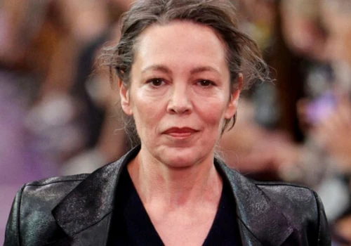 Olivia Colman poszła w paryskim tygodniu mody. 