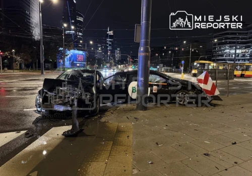 Poważnie wyglądające zderzenie na Woli. Toyota i Honda rozbite na skrzyżowaniu