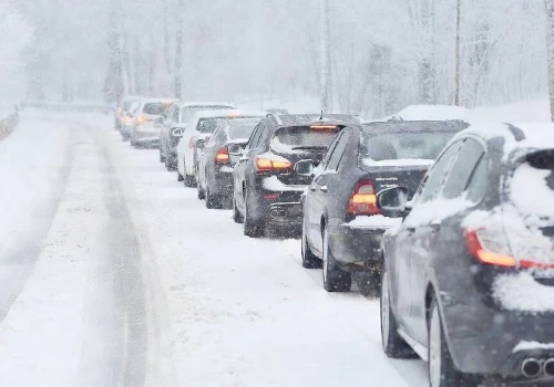 Śnieg zasypie południe Polski. Będzie paraliż na drogach