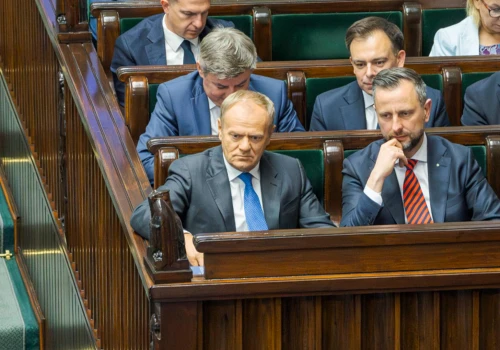 Tusk z Kosiniakiem-Kamyszem wystartują w wyborach jak jedna pięść? "Nie mają wyjścia"