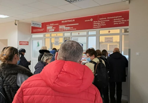Dziecko chore, a terminów na wizytę POZ brak. "To wbrew przepisom". Wyjaśniamy, co zrobić