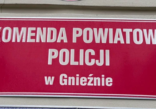 Nastolatkowie z nożami, maczetą i planami zakupu broni! Alarmujące wpisy w sieci. Policja wkroczyła do akcji