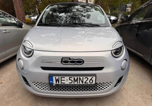 Kosztuje 100.000 zł i ma silnik 1.0 65 KM. Testujemy Fiata 500 Hybrid Cabrio Dolcevita