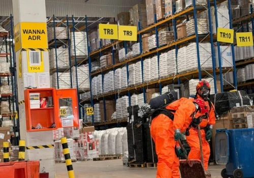 Wyciek substancji chemicznej w hali magazynowej. Ewakuowano pracowników