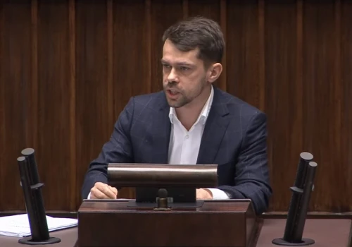 Błyskawiczna reakcja po reportażu. Michał Kołodziejczak wyrzucony z klubu parlamentarnego