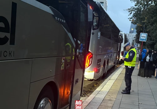 Miały bezpiecznie wozić uczniów. Inspektorzy ITD zatrzymali aż 153 dowody