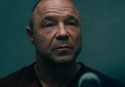 Skomplikowana rozgrywka psychologiczna z seryjnym mordercą. Apple TV+ trzyma w garści kolejny potencjalny hit
