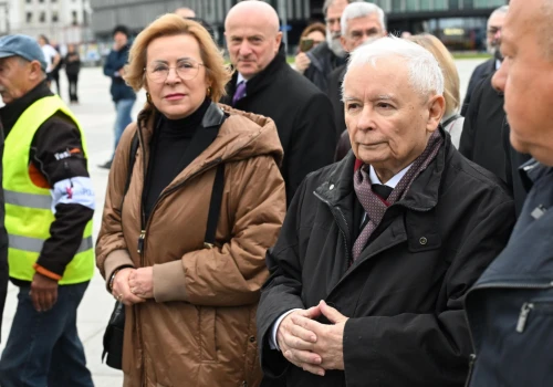 Kaczyński na miesięcznicy: Zbrodniarze mają tutaj swoich sojuszników