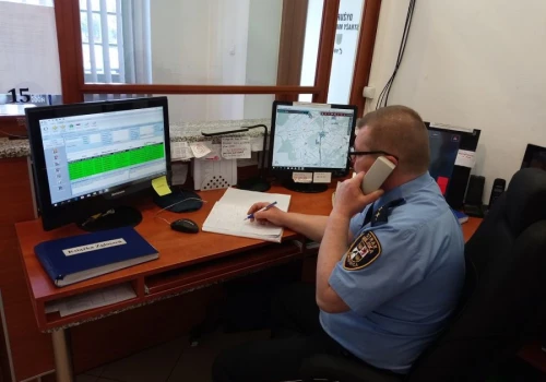 Niegrzeczna młodzież, palacze na dworcu. Interwencje straży miejskiej w Świdnicy