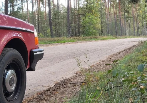 Wygląda jak zwykła droga leśna. To dość ważna droga wojewódzka