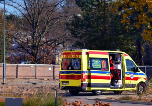 Ciągnik rolniczy zderzył się z osobówką. Są poszkodowani