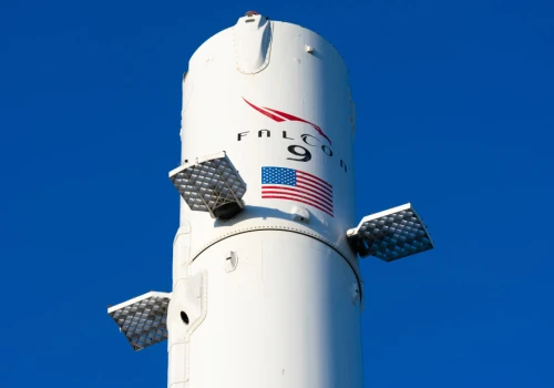 Rakieta Falcon 9 należąca do SpaceX wykonała kolejną misję. Wyniosła w kosmos wojskowe satelity