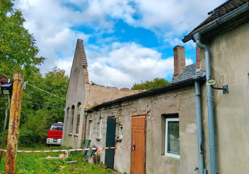Niebezpieczne zdarzenie w Maszewie. Zawaliła się część budynku