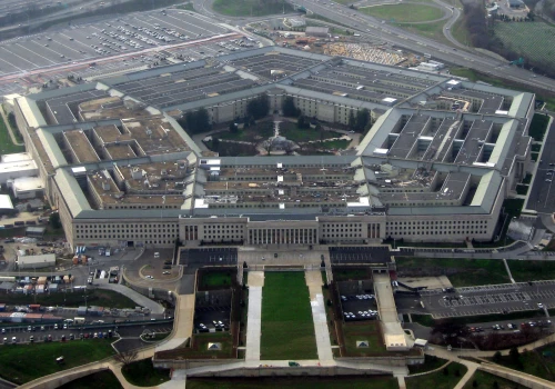 Pentagon chce 31 mln dolarów na Polygraph+, ale część AI do analizy głosu i twarzy wypadła z planów