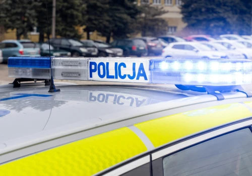 W kominiarkach i z bejsbolem w sobotę pod szkołą...