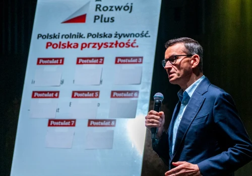 Morawiecki chce wrócić do łask rolników. Pod Koninem zorganizował dla nich forum