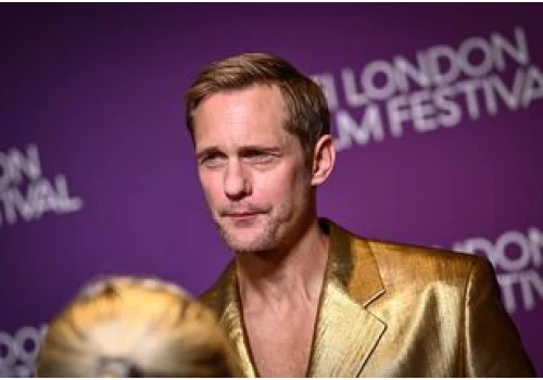 Alexander Skarsgård w przezroczystych butach. W sieci zawrzało