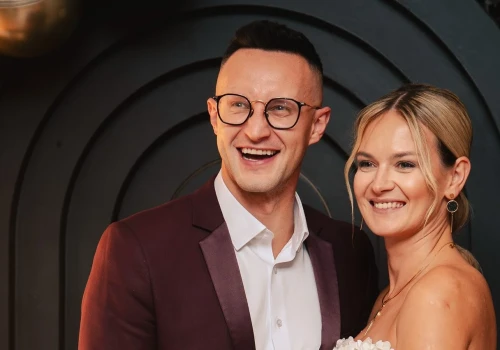 Kuba Urbański z Playboys świętuje 11. rocznicę ślubu. Napisał do żony utwór „Bo Ty to ta jedyna”