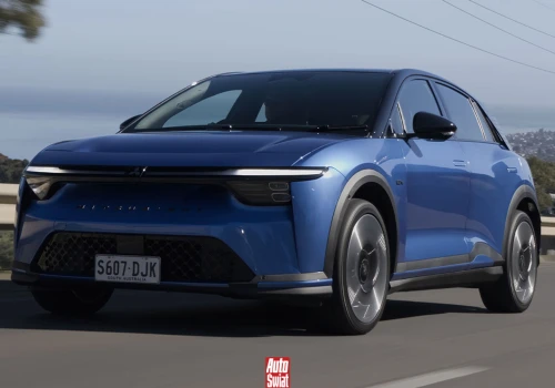 Foxtron nie czekał na fabrykę w Jaworznie. Wyprodukował auto dla Mitsubishi
