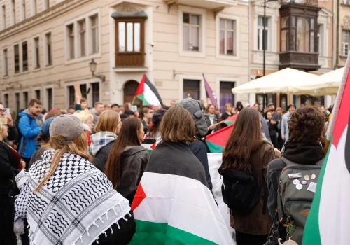 Poznań dla Palestyny: w 1100 dzień ludobójstwa w Gazie, Poznań protestował na Starym Rynku.