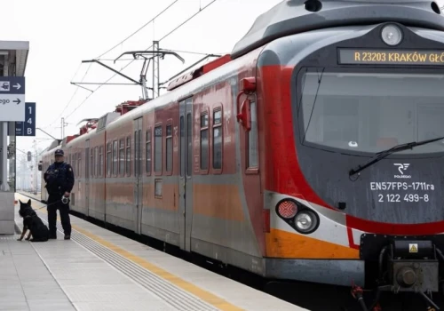 Czekali na to 26 lat. Od 2 stycznia pociąg znów zatrzyma się w Staszowie