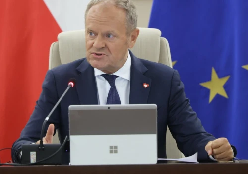Ataki w szkołach. Tusk zwołuje pilną odprawę