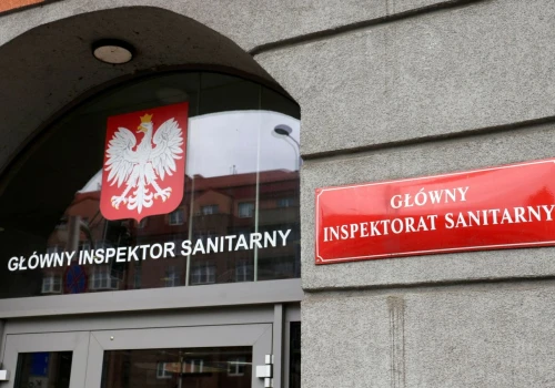 GIS wycofał ze sprzedaży boczek wędzony. Wykryto w nim groźną bakterię