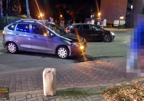 Pijana kierująca doprowadziła do zderzenia na Dmowskiego. Straciła prawo jazdy