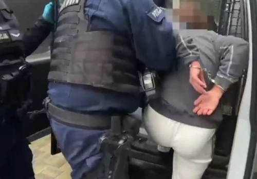 Atak nożem na terenie szkoły w Warszawie. Dwie osoby ranne