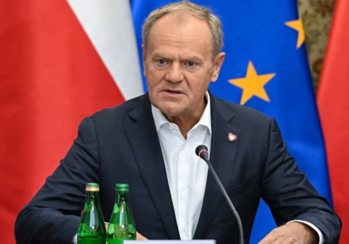 Pilna odprawa służb po atakach w szkołach. Premier zabrał głos